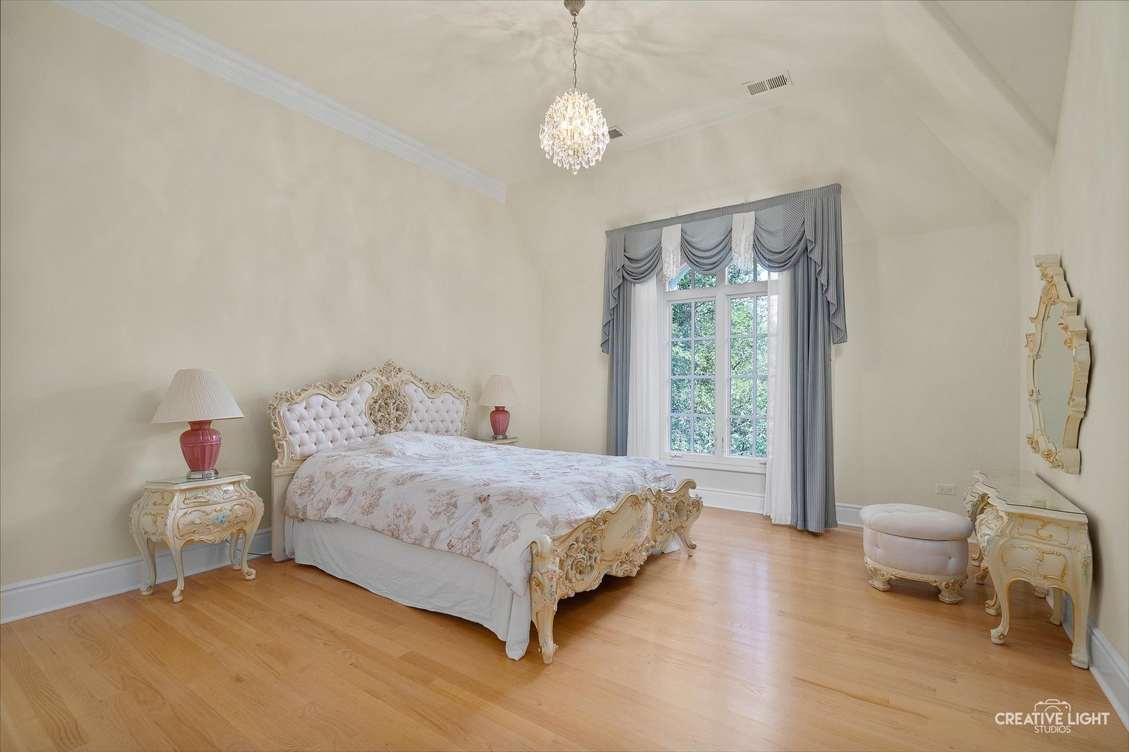 2605 35th Street, Oak Brook, IL 60523
