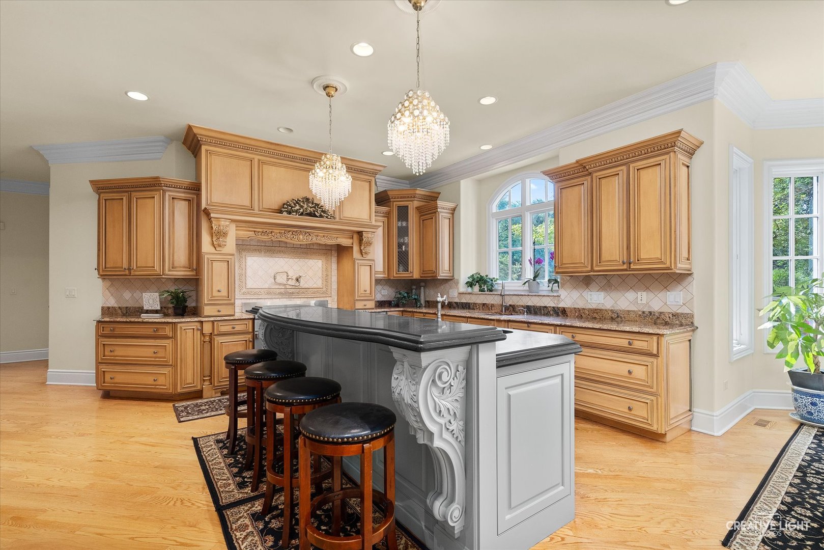 2605 35th Street, Oak Brook, IL 60523