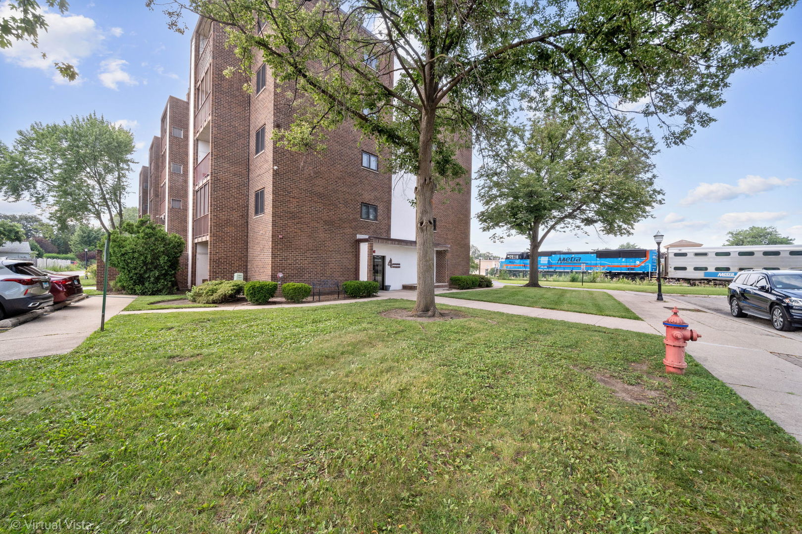 4 S Mason Street #403, Bensenville, IL 60106