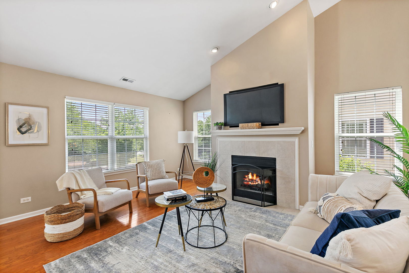 2330 Georgetown Circle, Aurora, IL 60503
