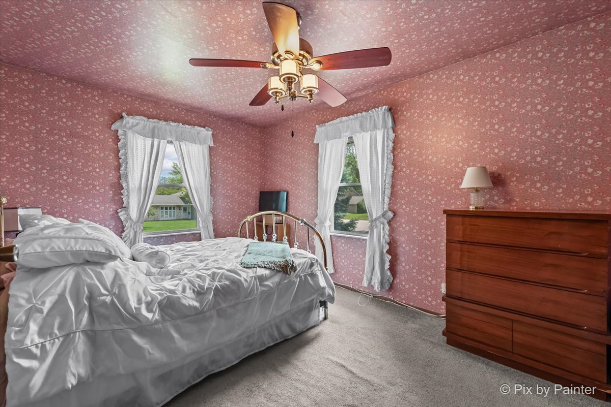 740 Country Lane, Roselle, IL 60172