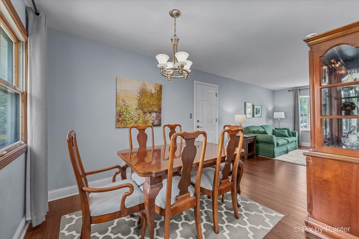 740 Country Lane, Roselle, IL 60172