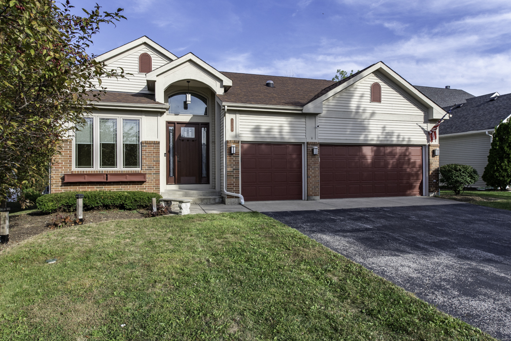 3163 N Augusta Drive, Wadsworth, IL 60083