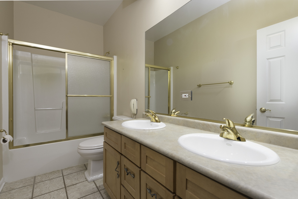 3163 N Augusta Drive, Wadsworth, IL 60083