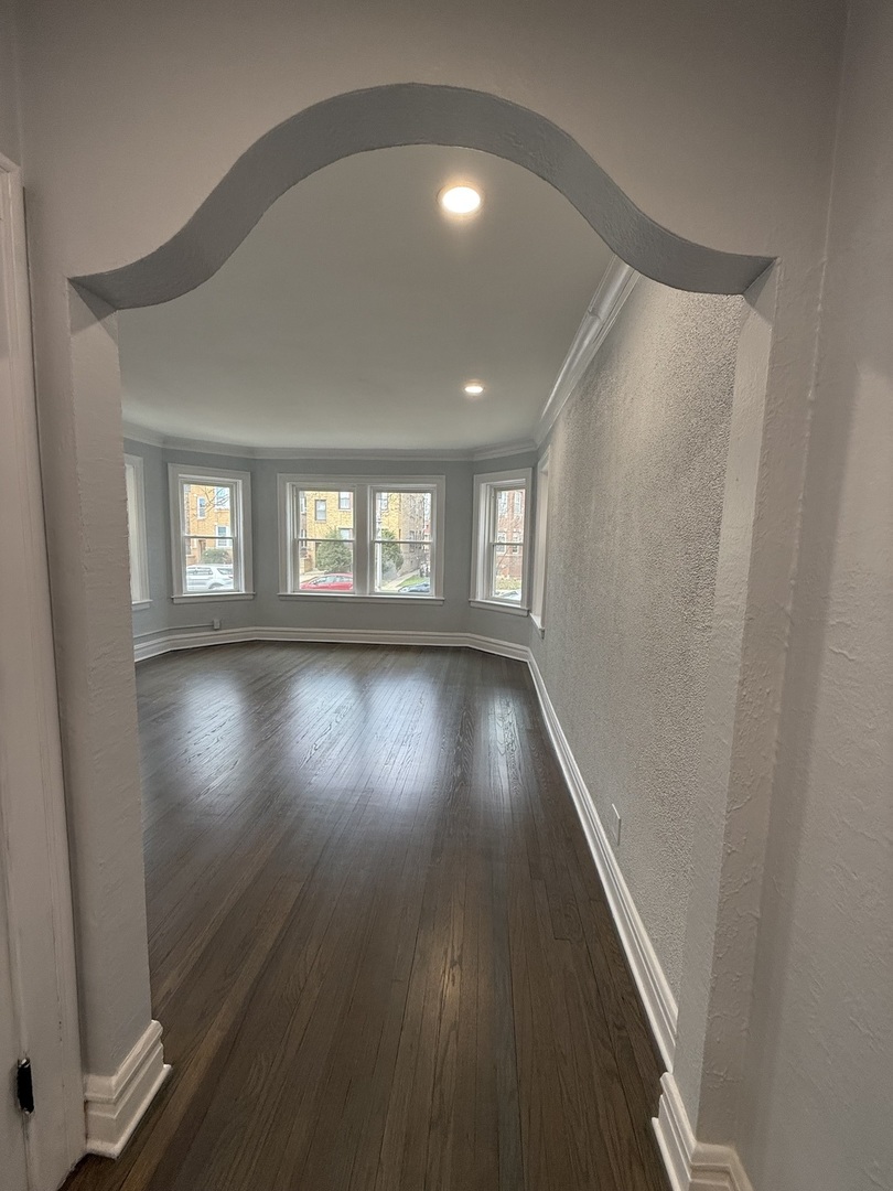 2827 W Lunt Avenue #1, Chicago, IL 60645