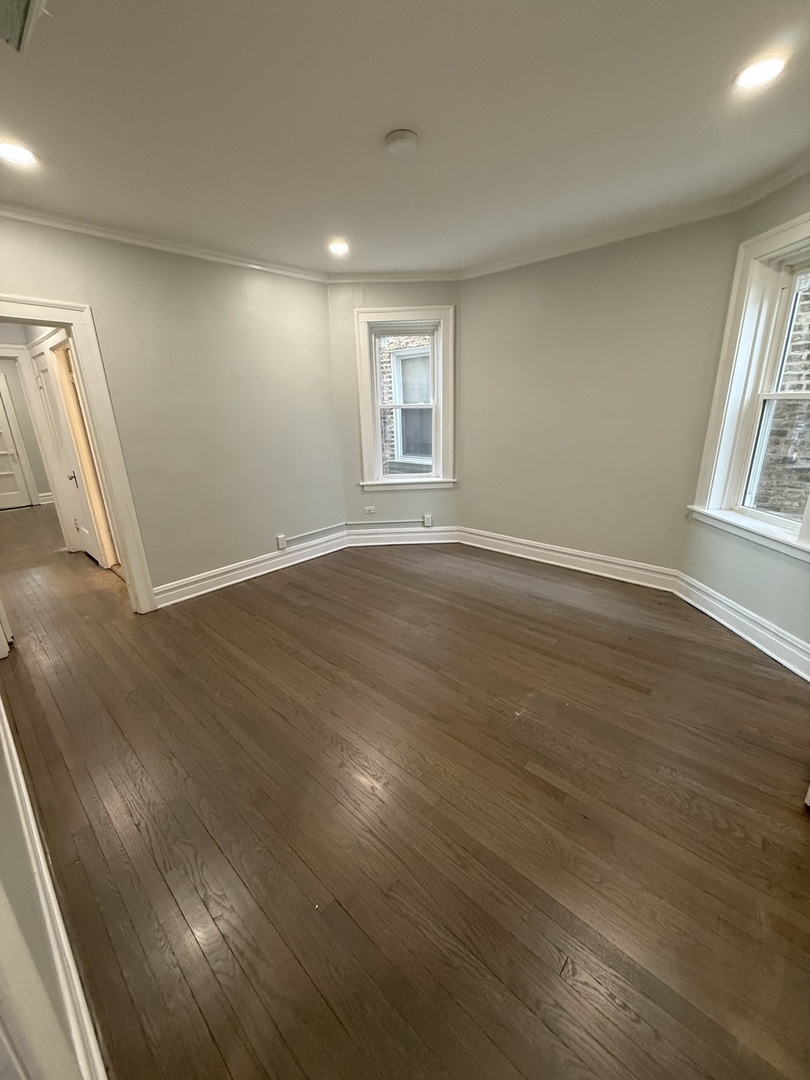 2827 W Lunt Avenue #1, Chicago, IL 60645