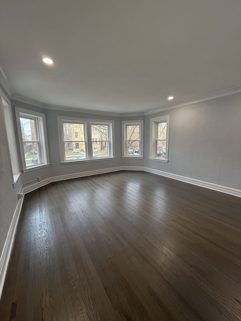2827 W Lunt Avenue #1, Chicago, IL 60645