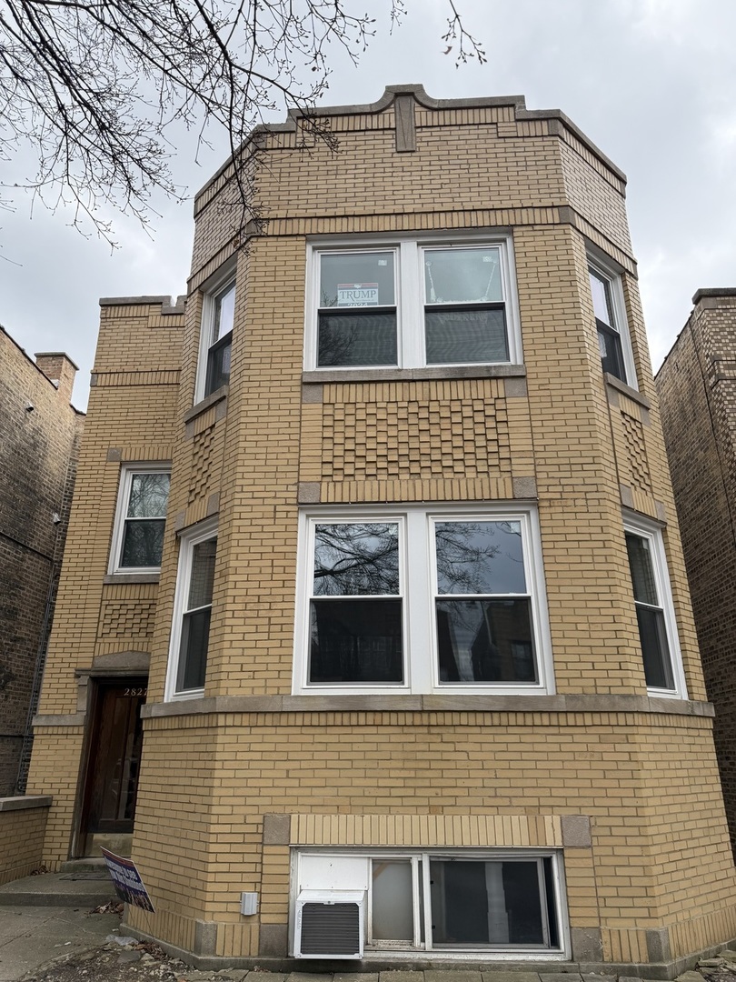2827 W Lunt Avenue #1, Chicago, IL 60645