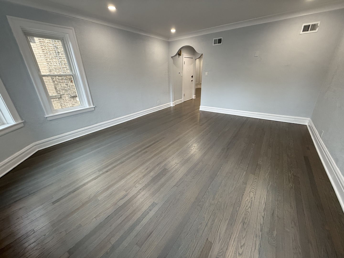 2827 W Lunt Avenue #1, Chicago, IL 60645