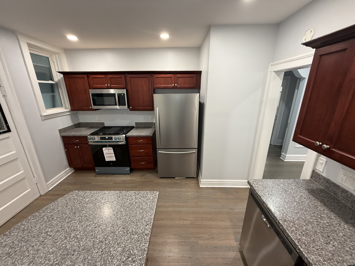 2827 W Lunt Avenue #1, Chicago, IL 60645