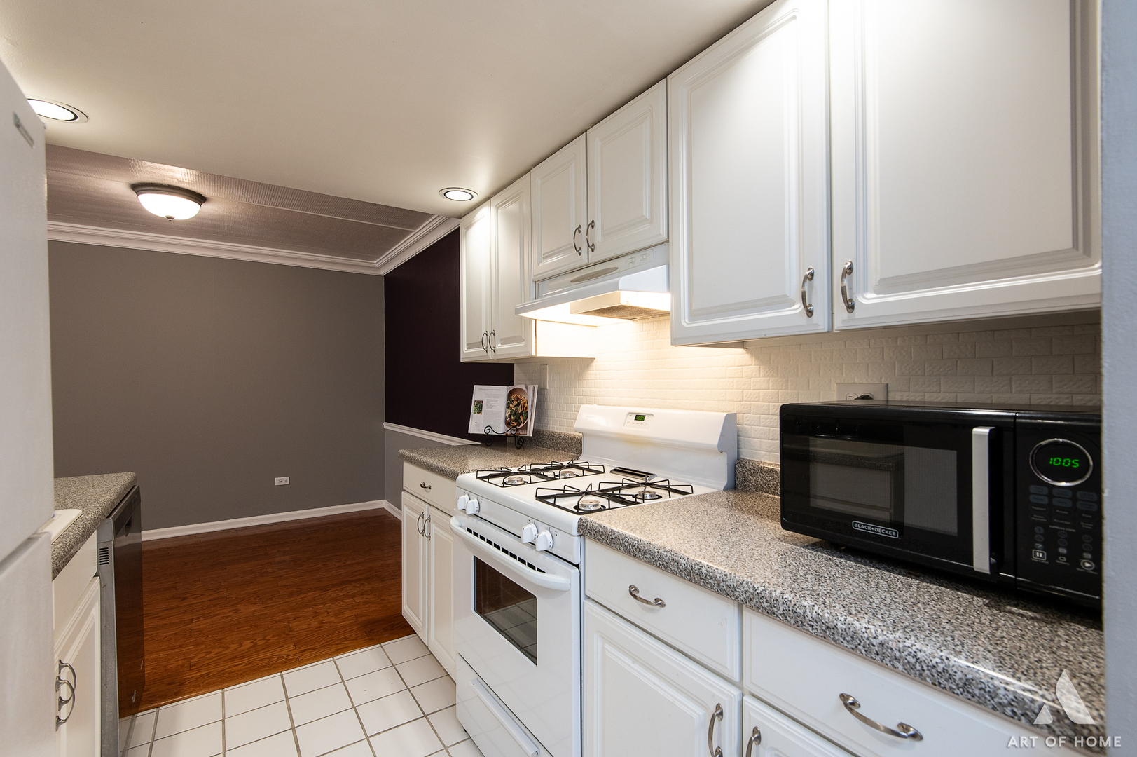 7930 Woodglen Lane #204, Downers Grove, IL 60516