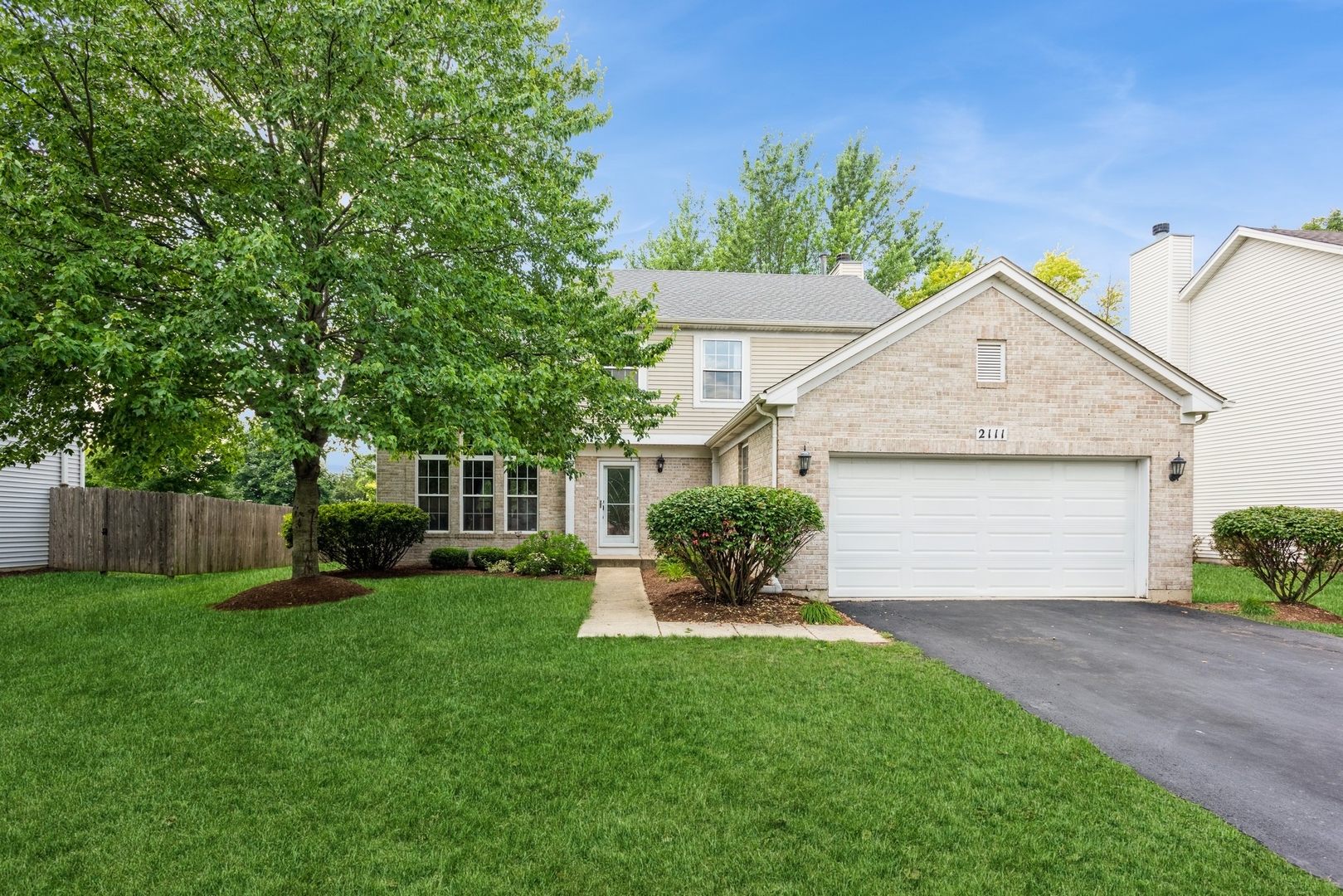 2111 Colonial Street, Aurora, IL 60503