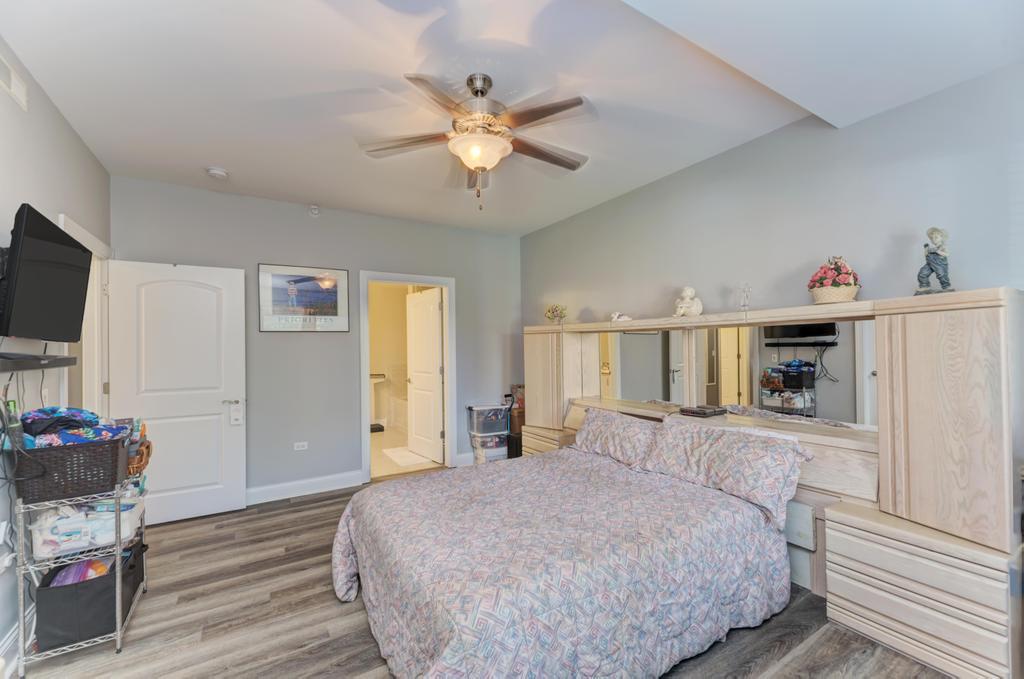 1210 N Foxdale Drive #105, Addison, IL 60101