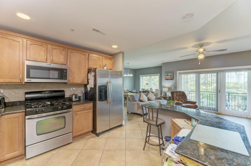1210 N Foxdale Drive #105, Addison, IL 60101