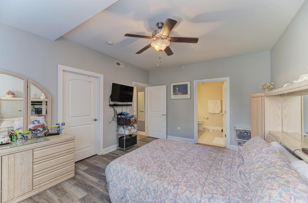 1210 N Foxdale Drive #105, Addison, IL 60101