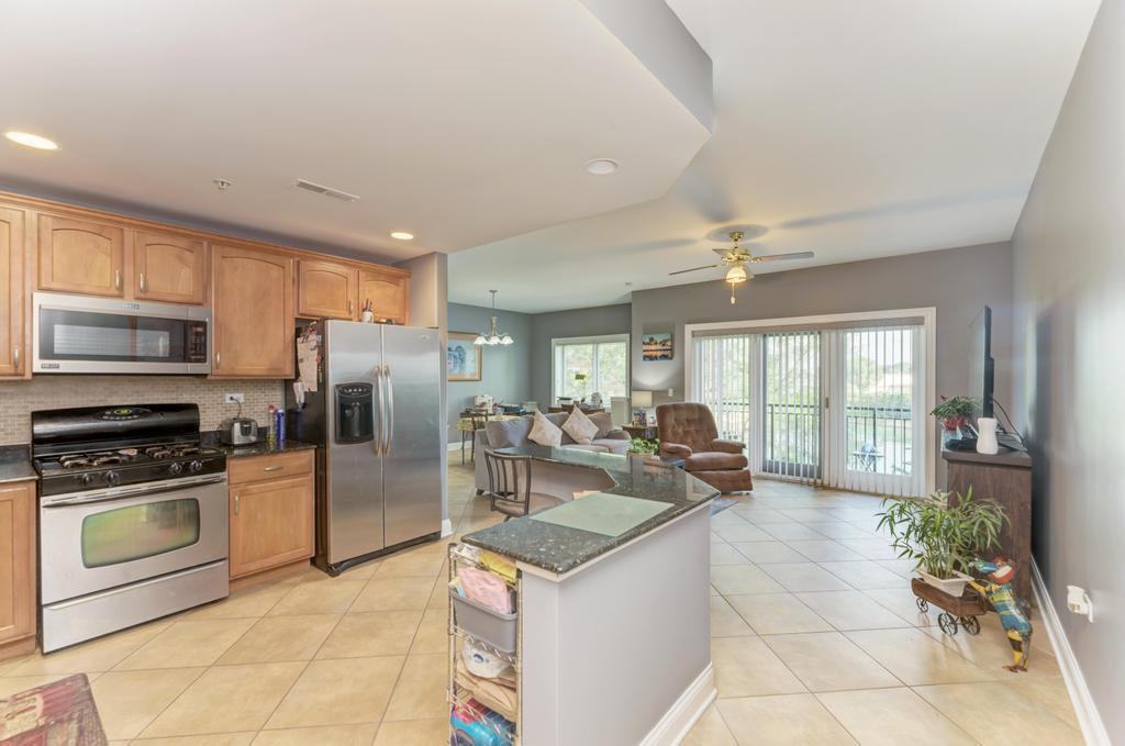 1210 N Foxdale Drive #105, Addison, IL 60101