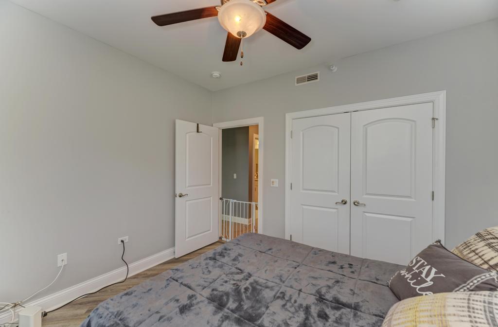 1210 N Foxdale Drive #105, Addison, IL 60101