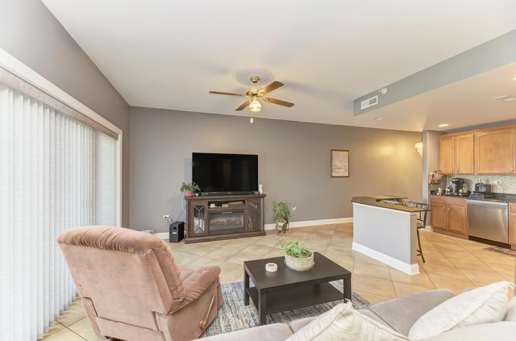 1210 N Foxdale Drive #105, Addison, IL 60101