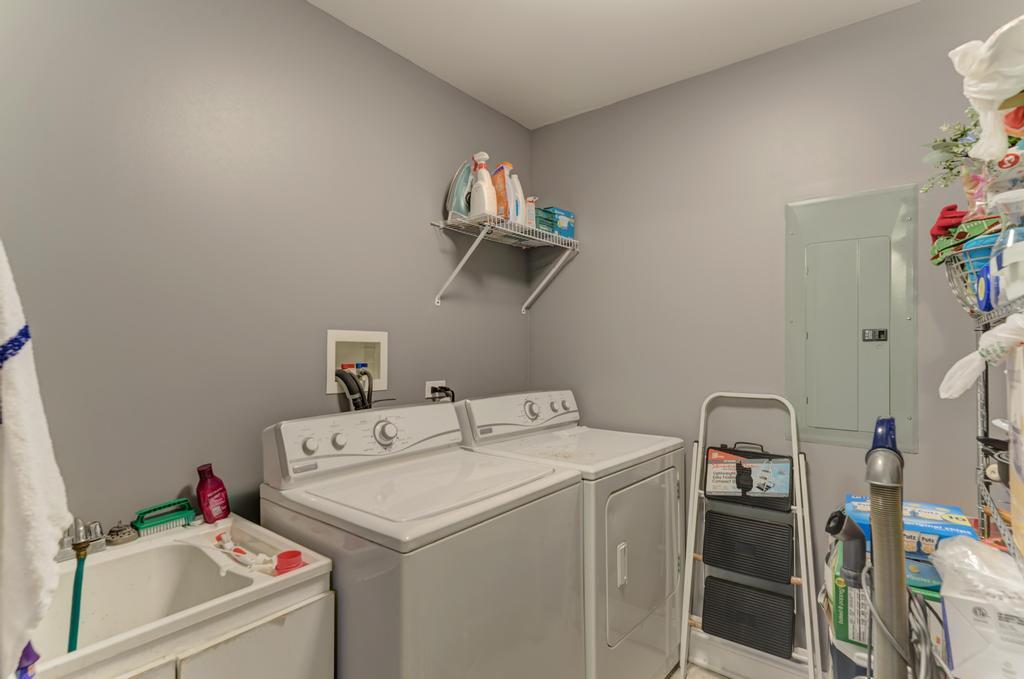 1210 N Foxdale Drive #105, Addison, IL 60101