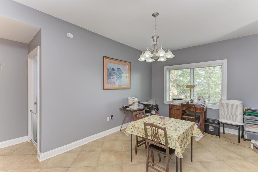 1210 N Foxdale Drive #105, Addison, IL 60101