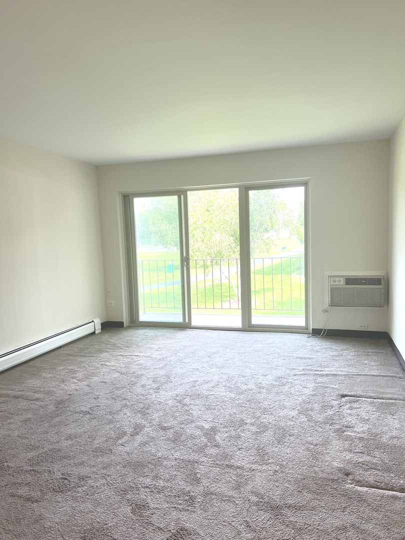 565 Fairway View Drive #2L, Wheeling, IL 60090