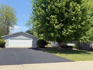 528 Ivy Court, Round Lake Beach, IL 60073