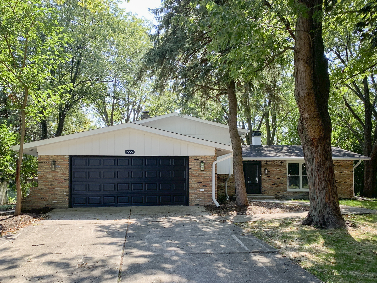 28W555 Leverenz Road, Naperville, IL 60564