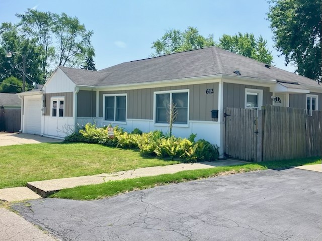 612 E Division Street, Lockport, IL 60441