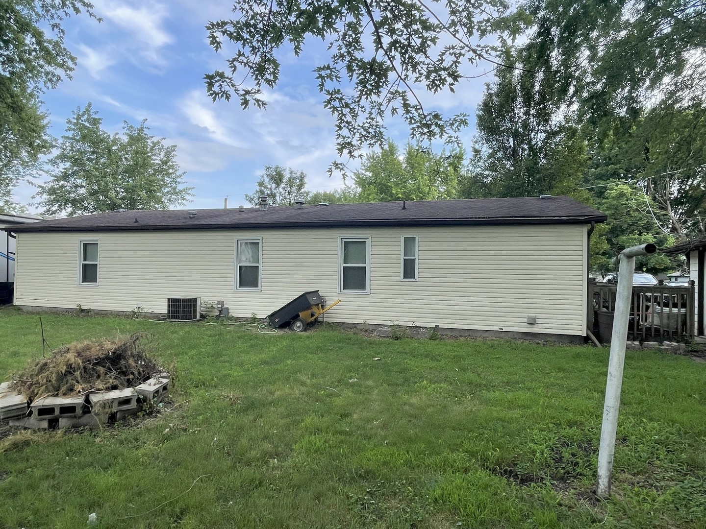 209 E North Street, Gardner, IL 60424