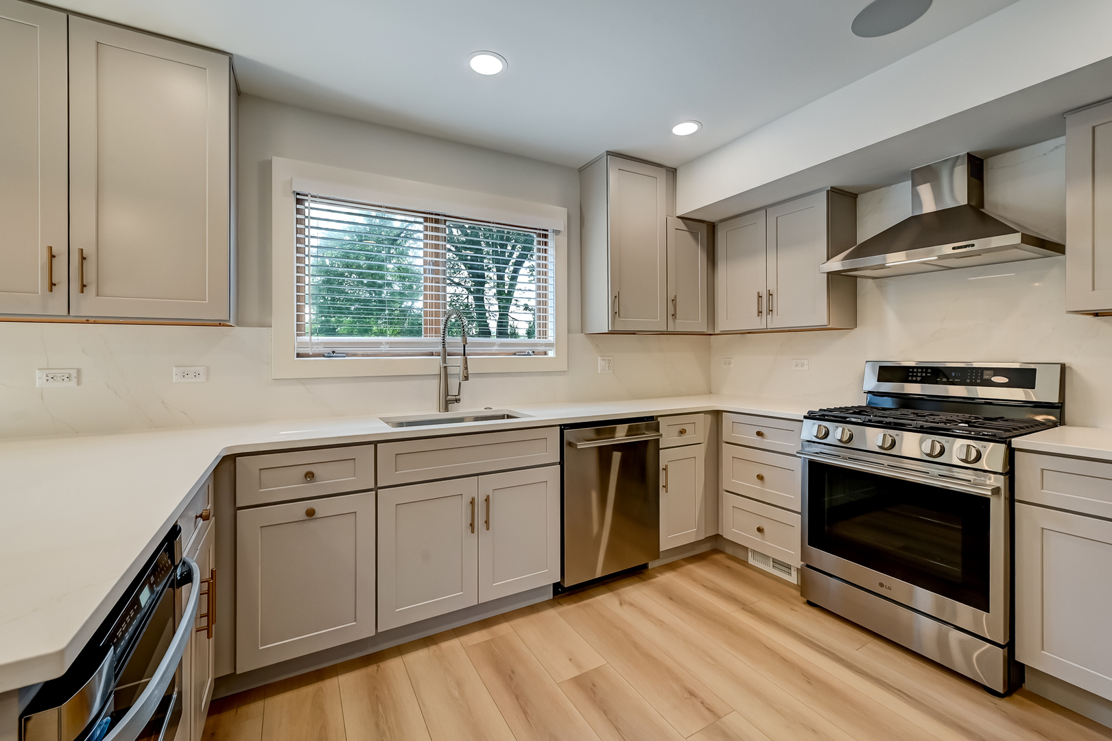 5615 S Elm Street, Hinsdale, IL 60521