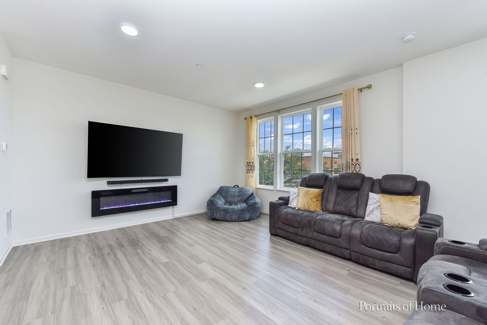 2906 REFLECTION Drive, Naperville, IL 60564