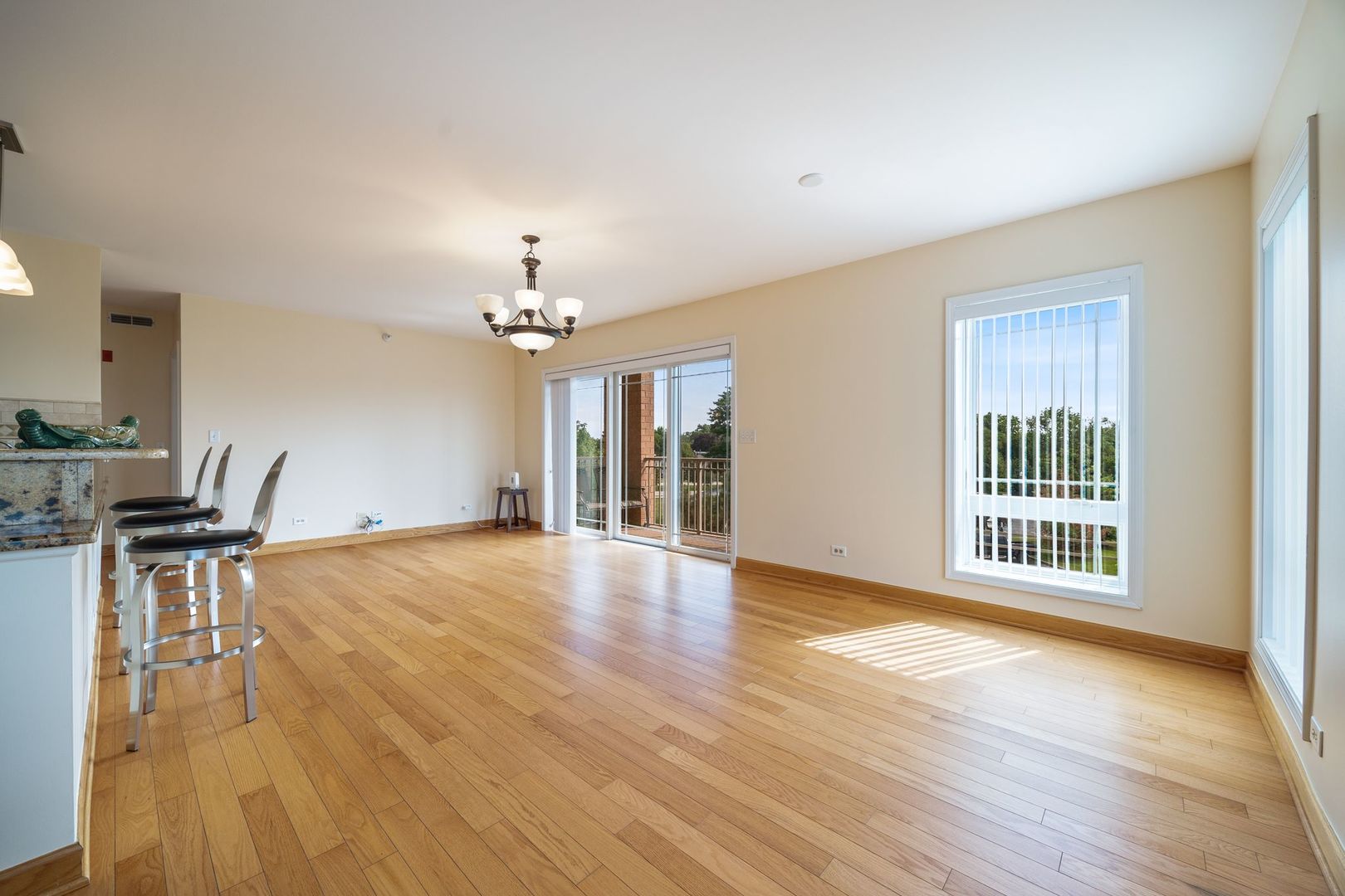 77 N Wolf Road #309, Northlake, IL 60164