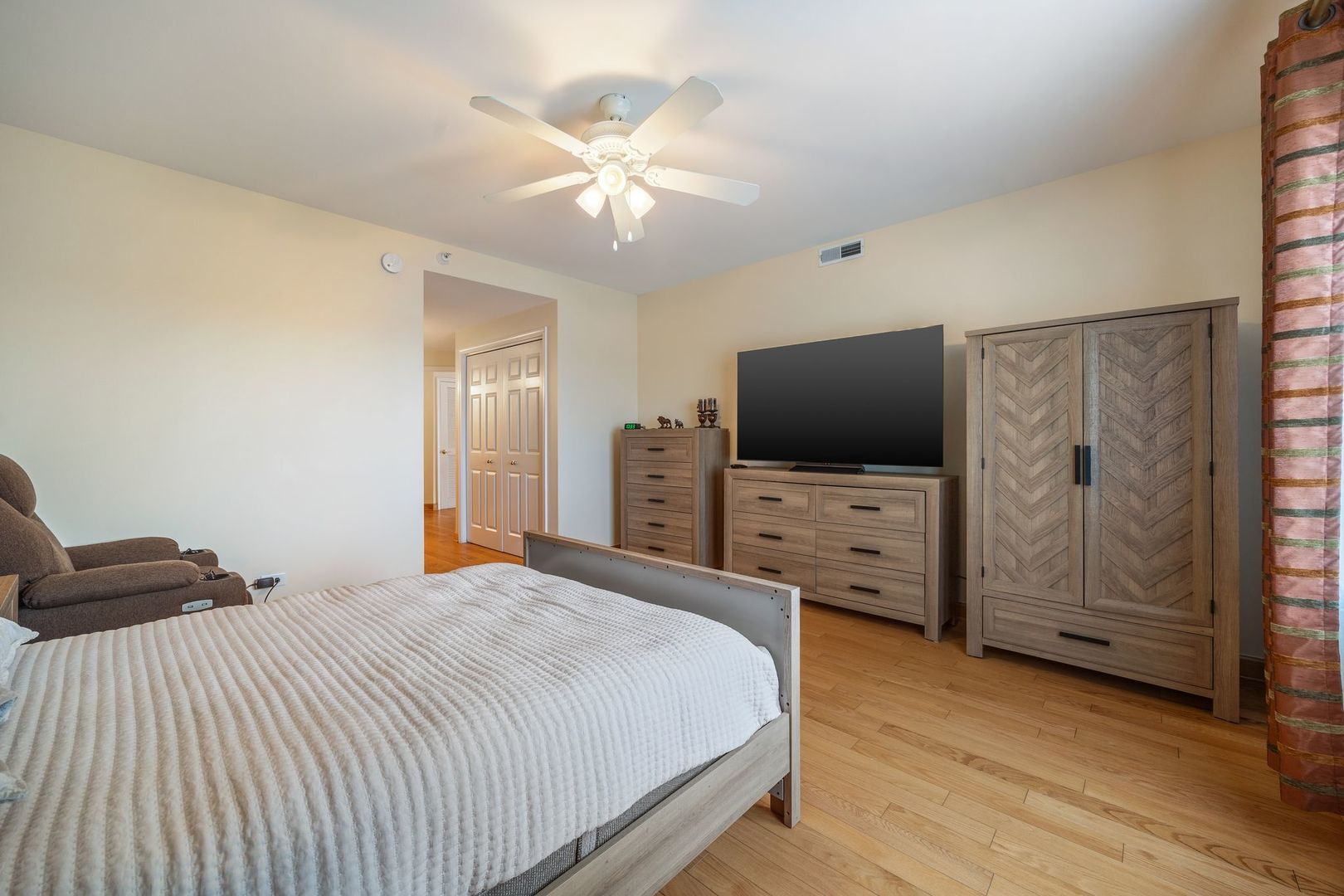 77 N Wolf Road #309, Northlake, IL 60164