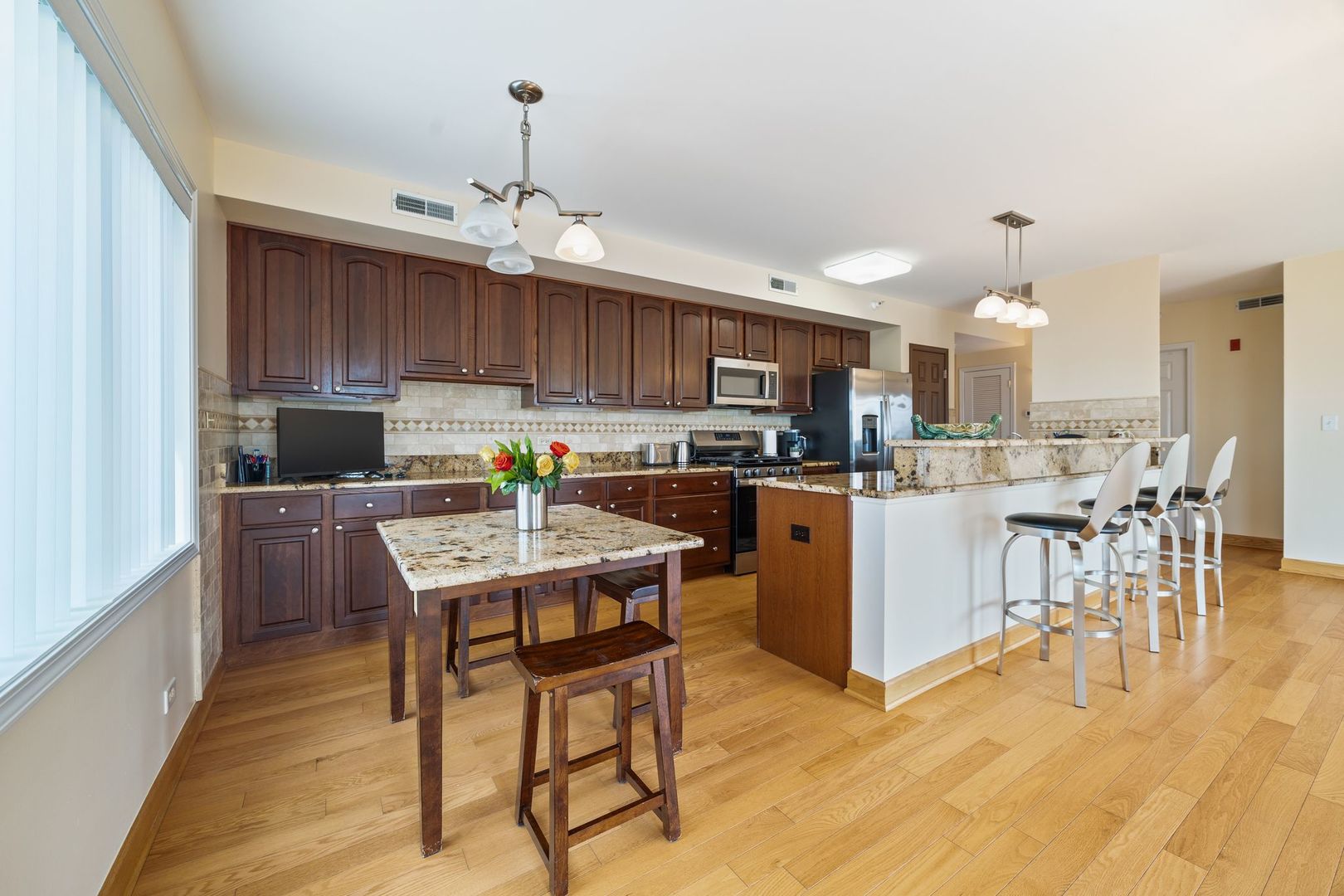 77 N Wolf Road #309, Northlake, IL 60164