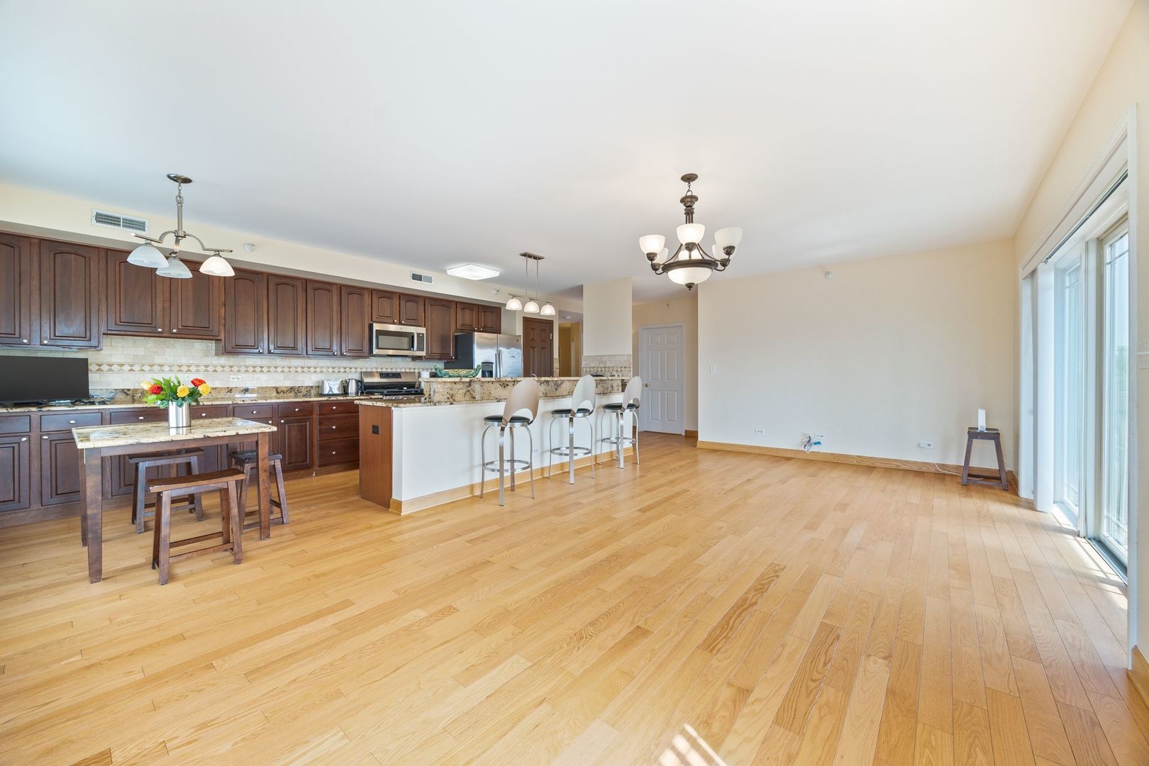 77 N Wolf Road #309, Northlake, IL 60164