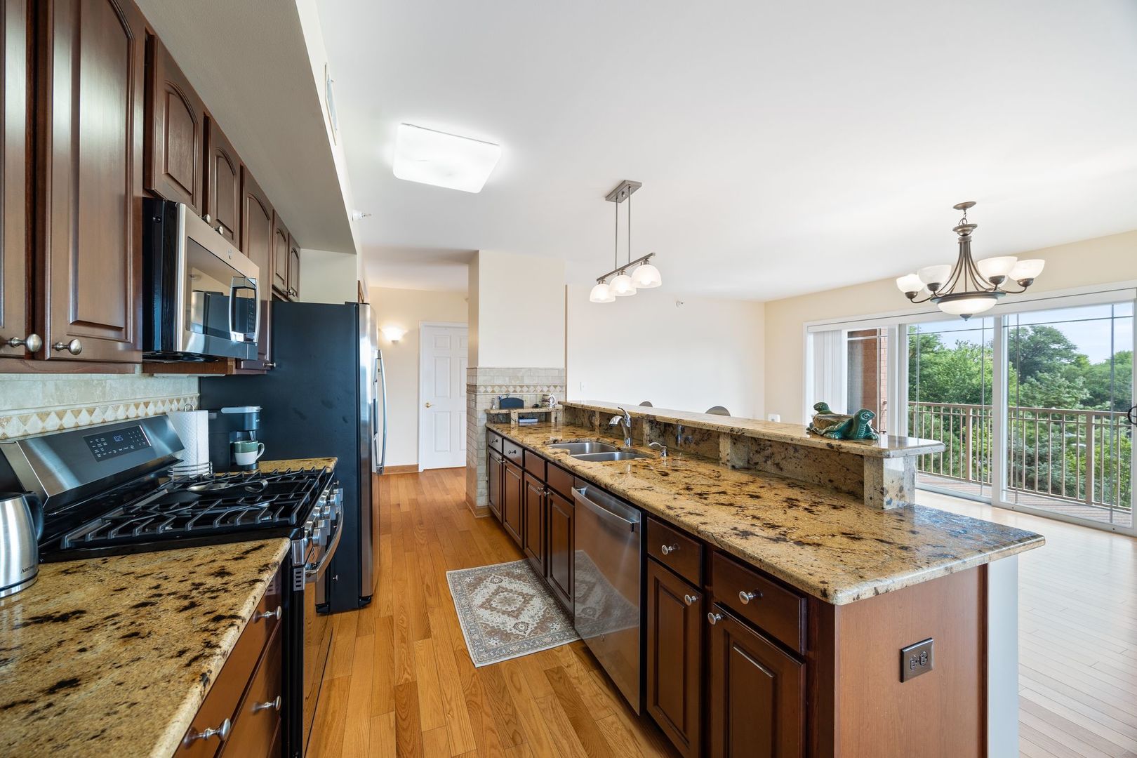 77 N Wolf Road #309, Northlake, IL 60164