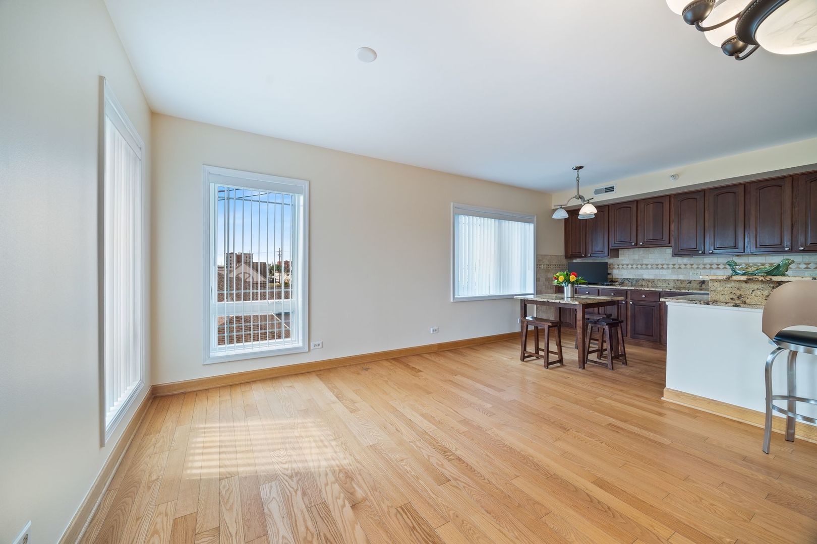 77 N Wolf Road #309, Northlake, IL 60164