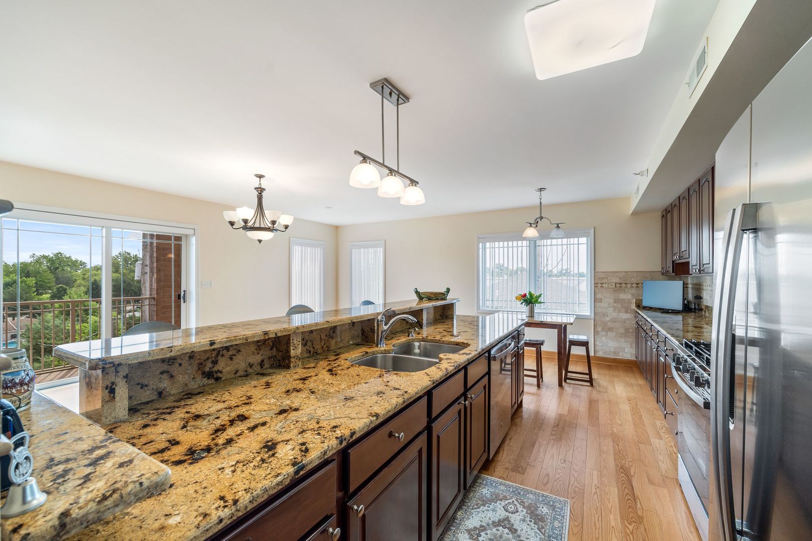 77 N Wolf Road #309, Northlake, IL 60164