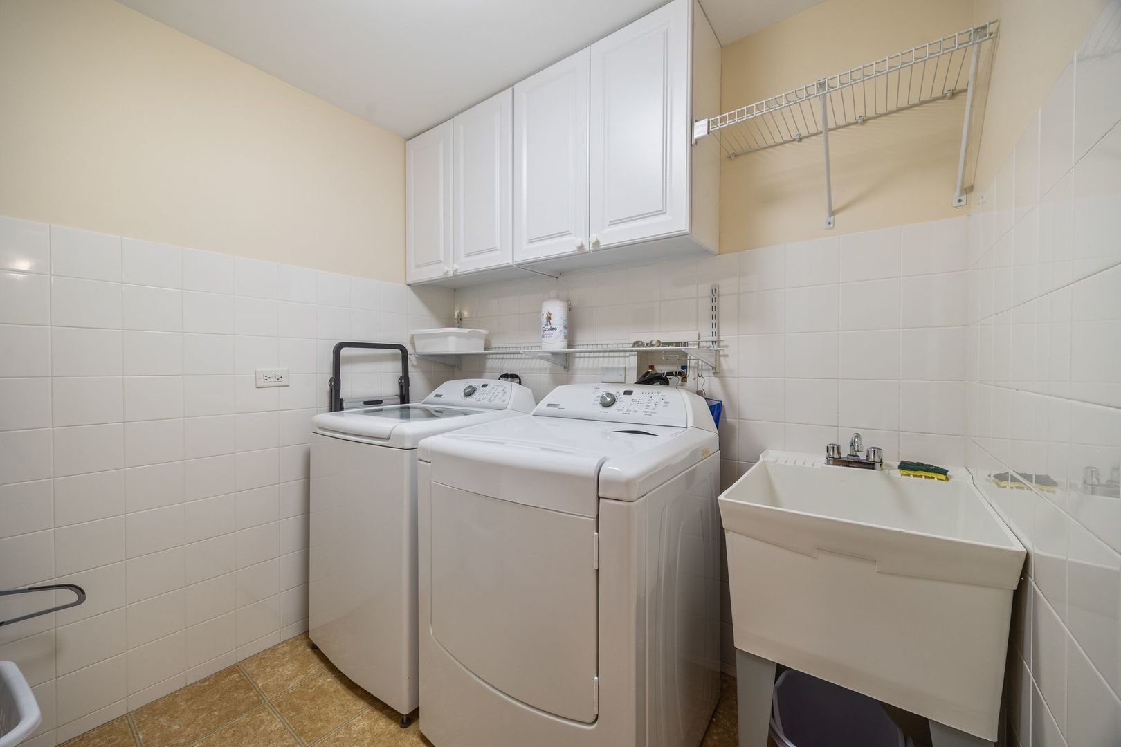 77 N Wolf Road #309, Northlake, IL 60164