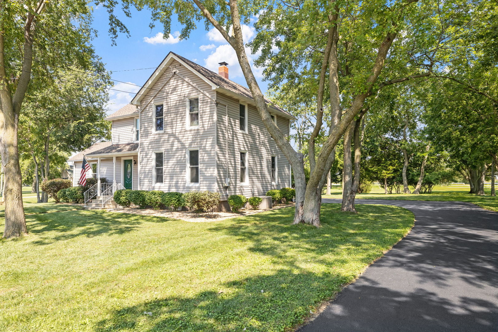 210 S Douglas Street, Elwood, IL 60421