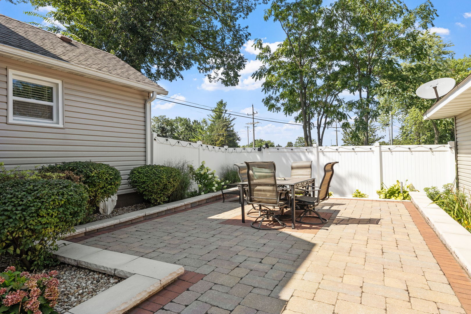 210 S Douglas Street, Elwood, IL 60421
