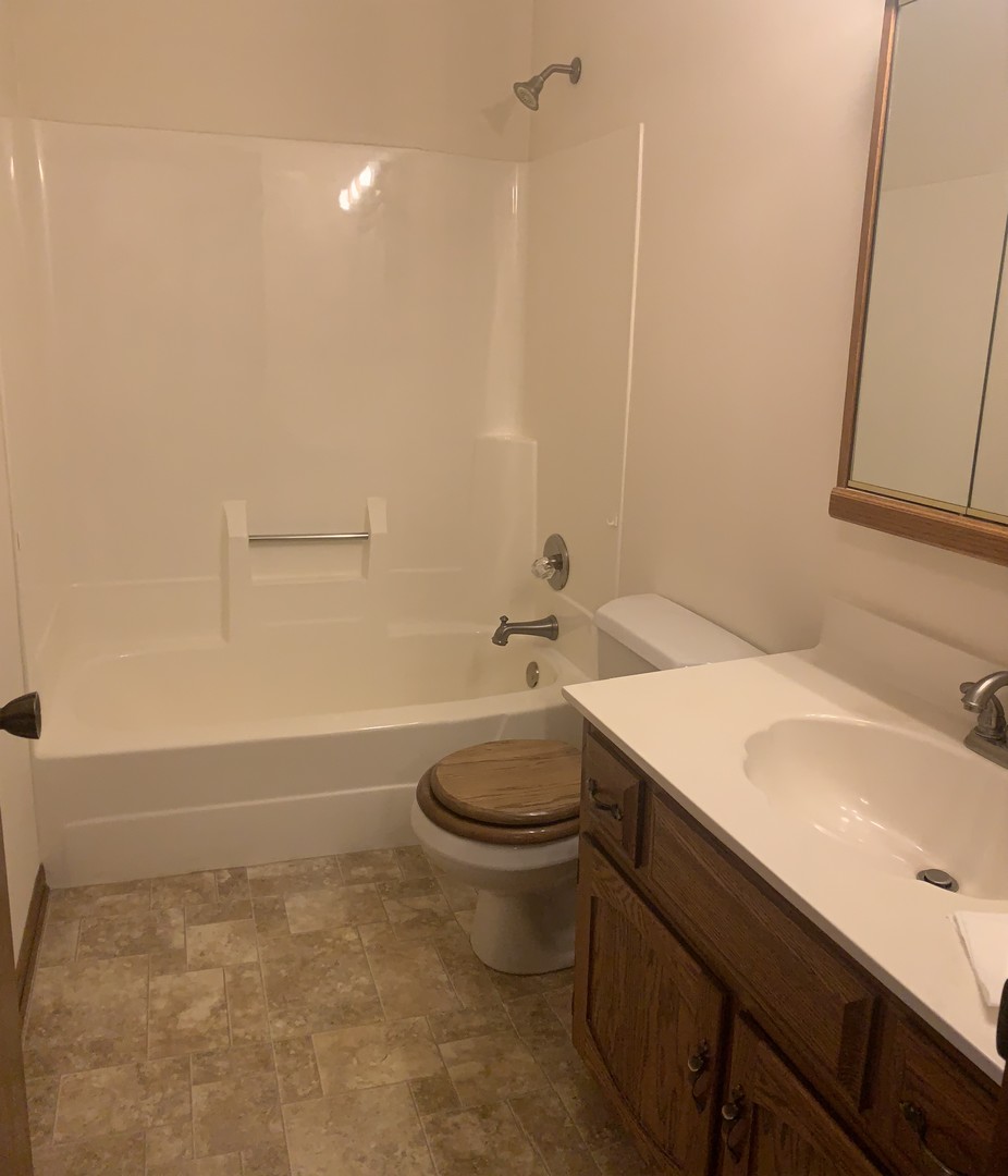 18224 Wentworth Avenue #7, Lansing, IL 60438