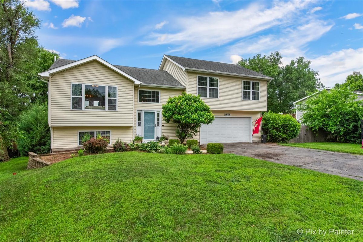 38796 N Kenmore Road, Antioch, IL 60002