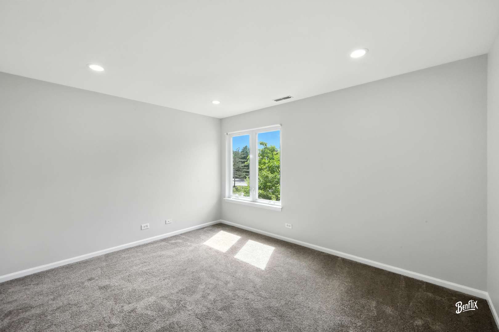 240 Taylor Court, Buffalo Grove, IL 60089