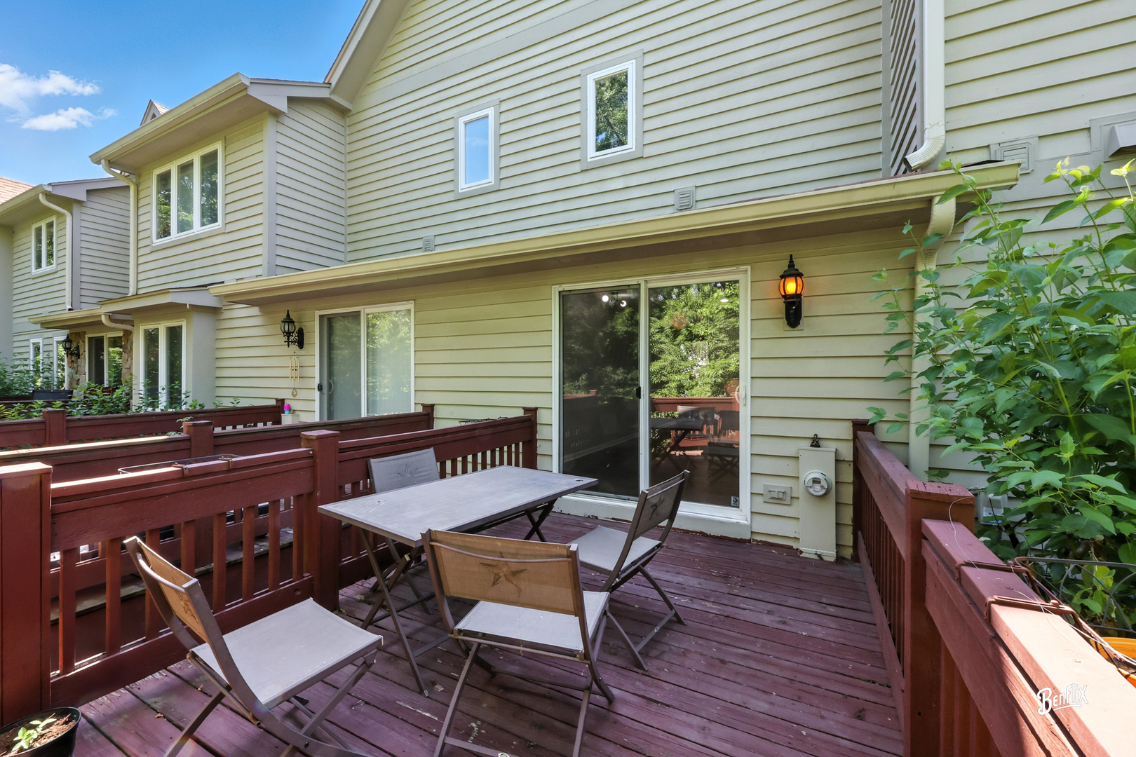 240 Taylor Court, Buffalo Grove, IL 60089