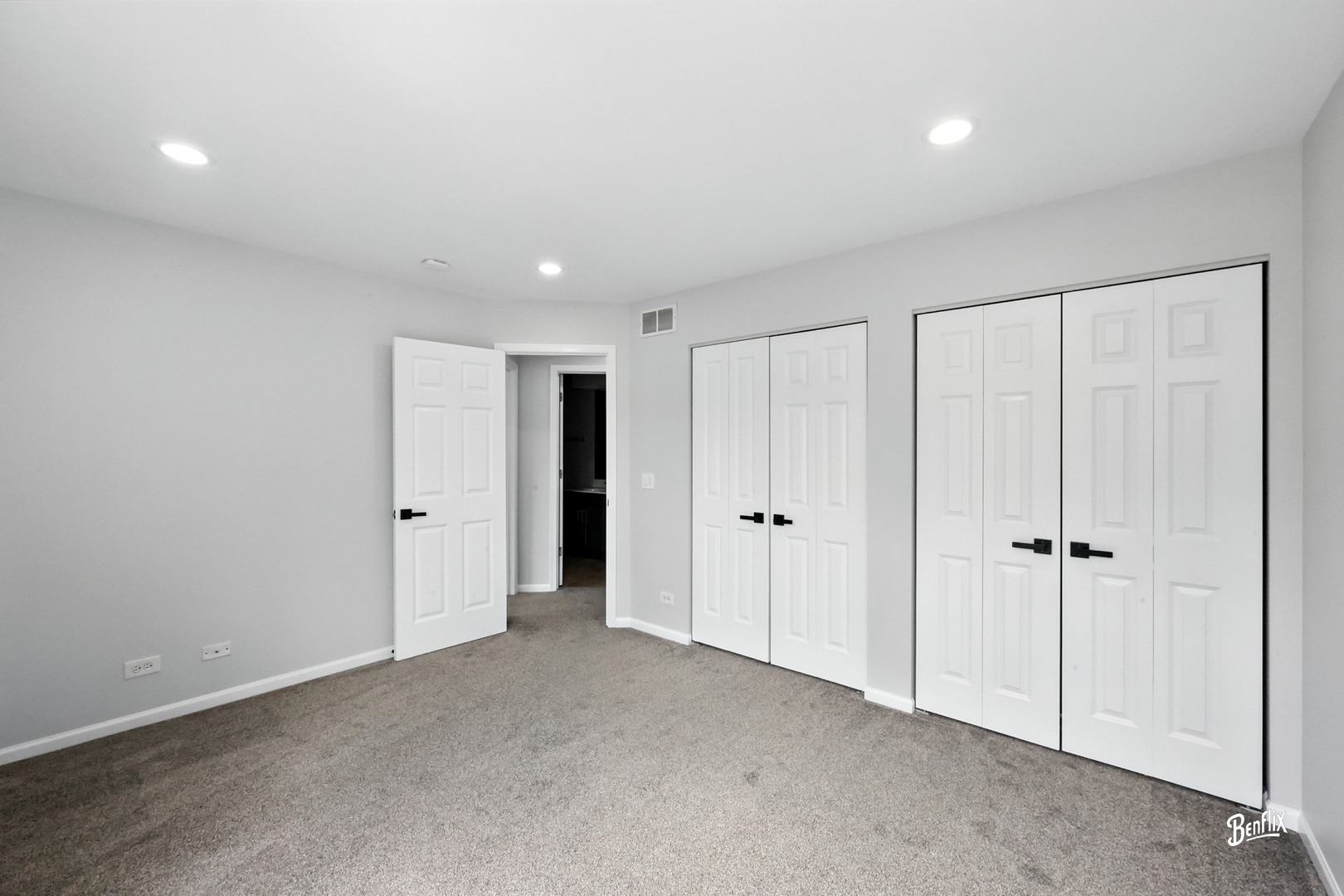 240 Taylor Court, Buffalo Grove, IL 60089