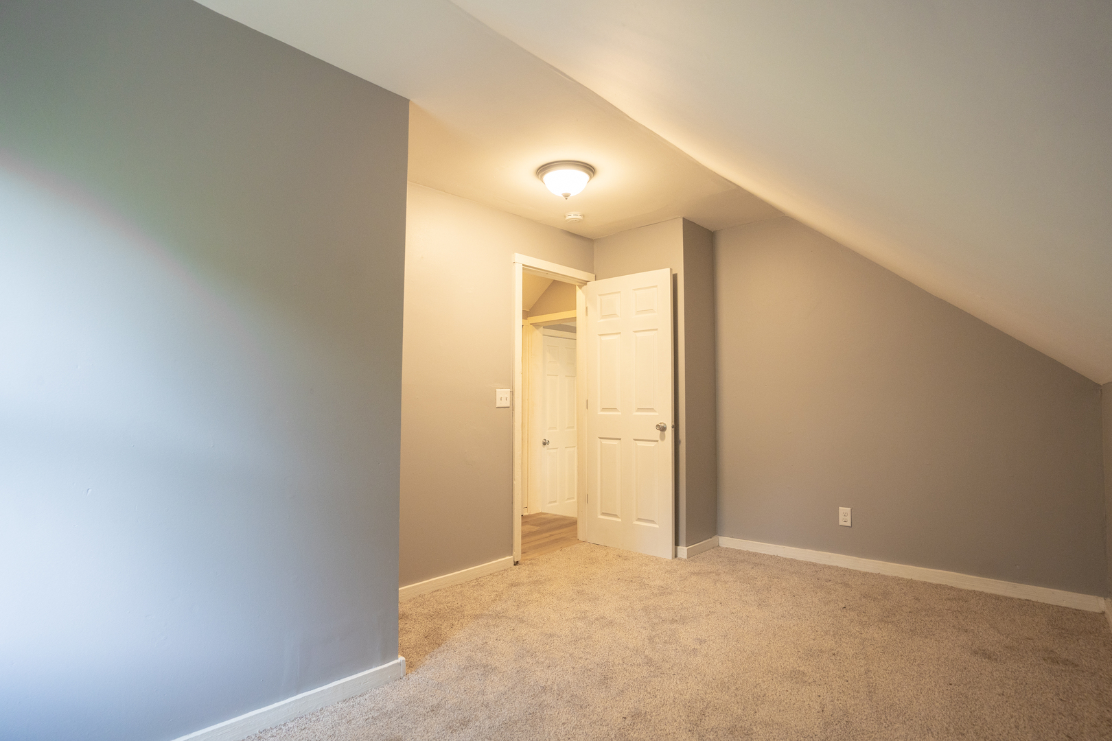 42448 N Lake Avenue, Antioch, IL 60002