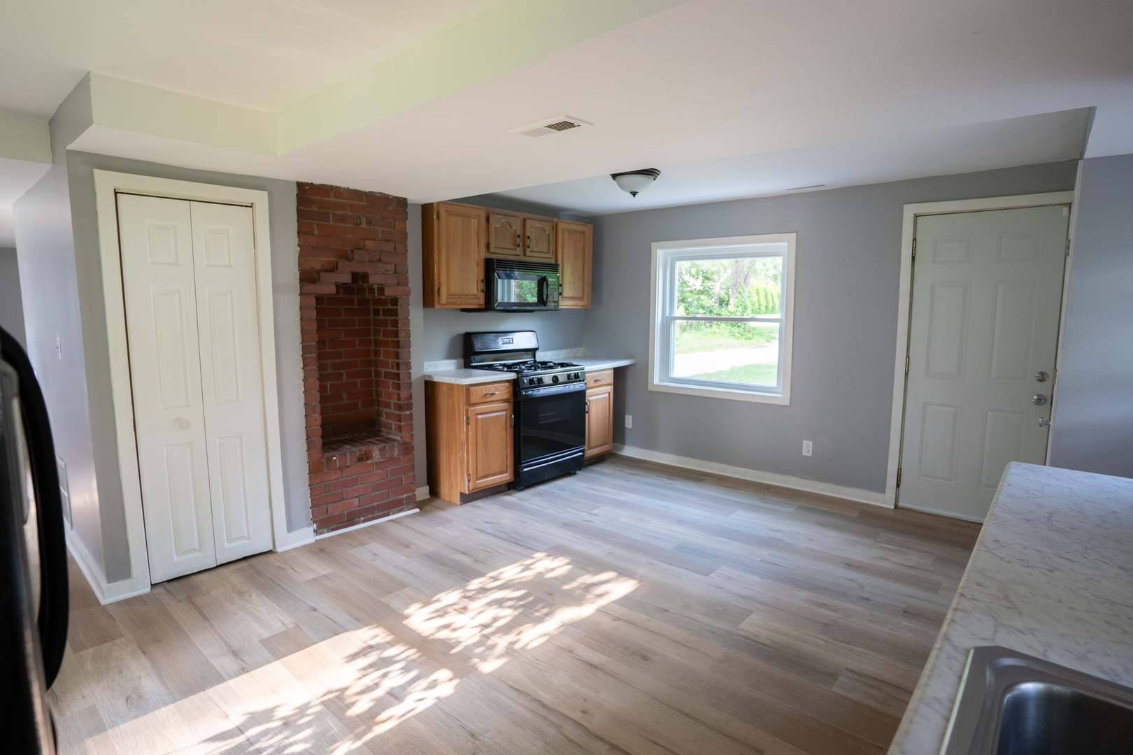 42448 N Lake Avenue, Antioch, IL 60002