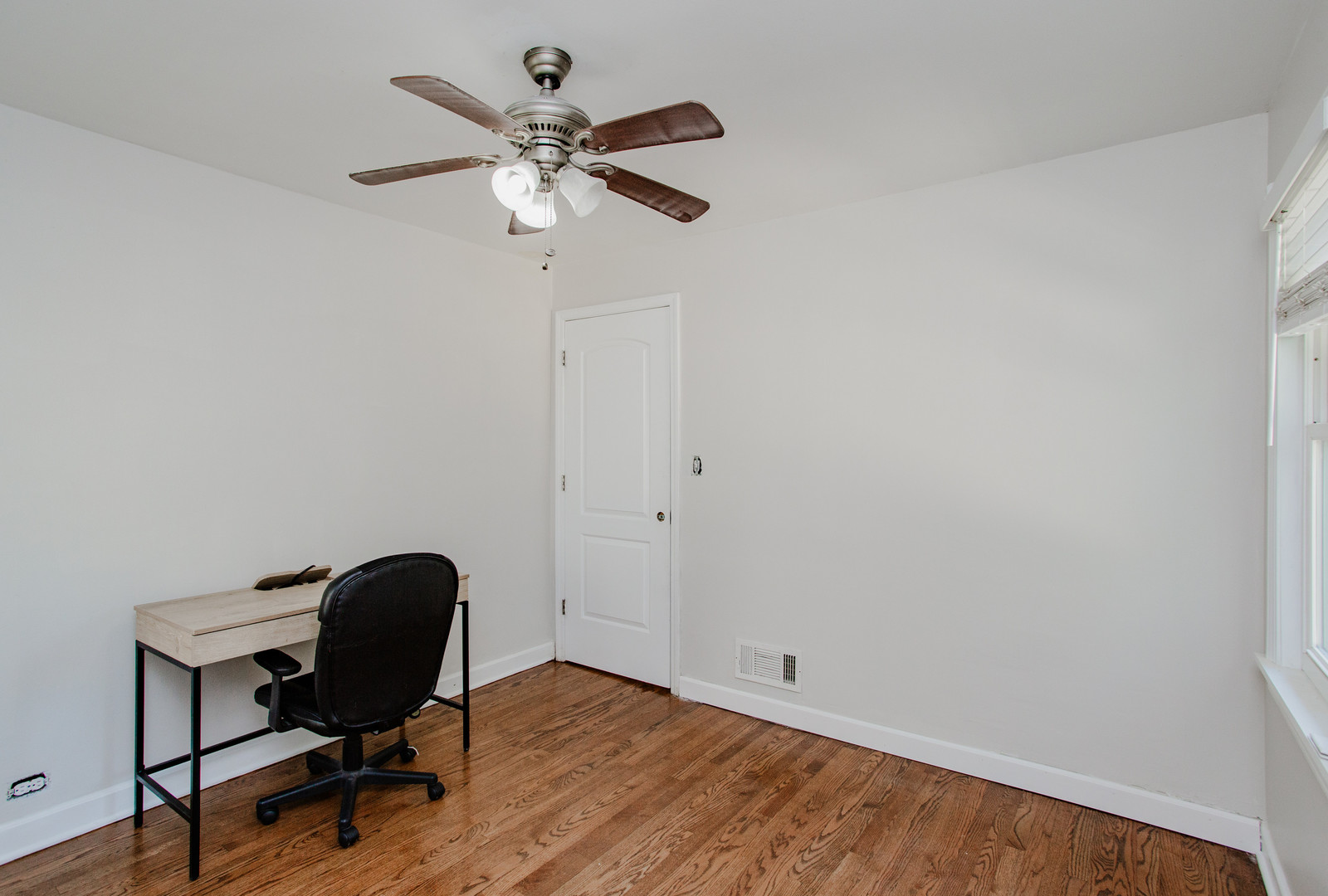 974 Webster Lane, Des Plaines, IL 60016