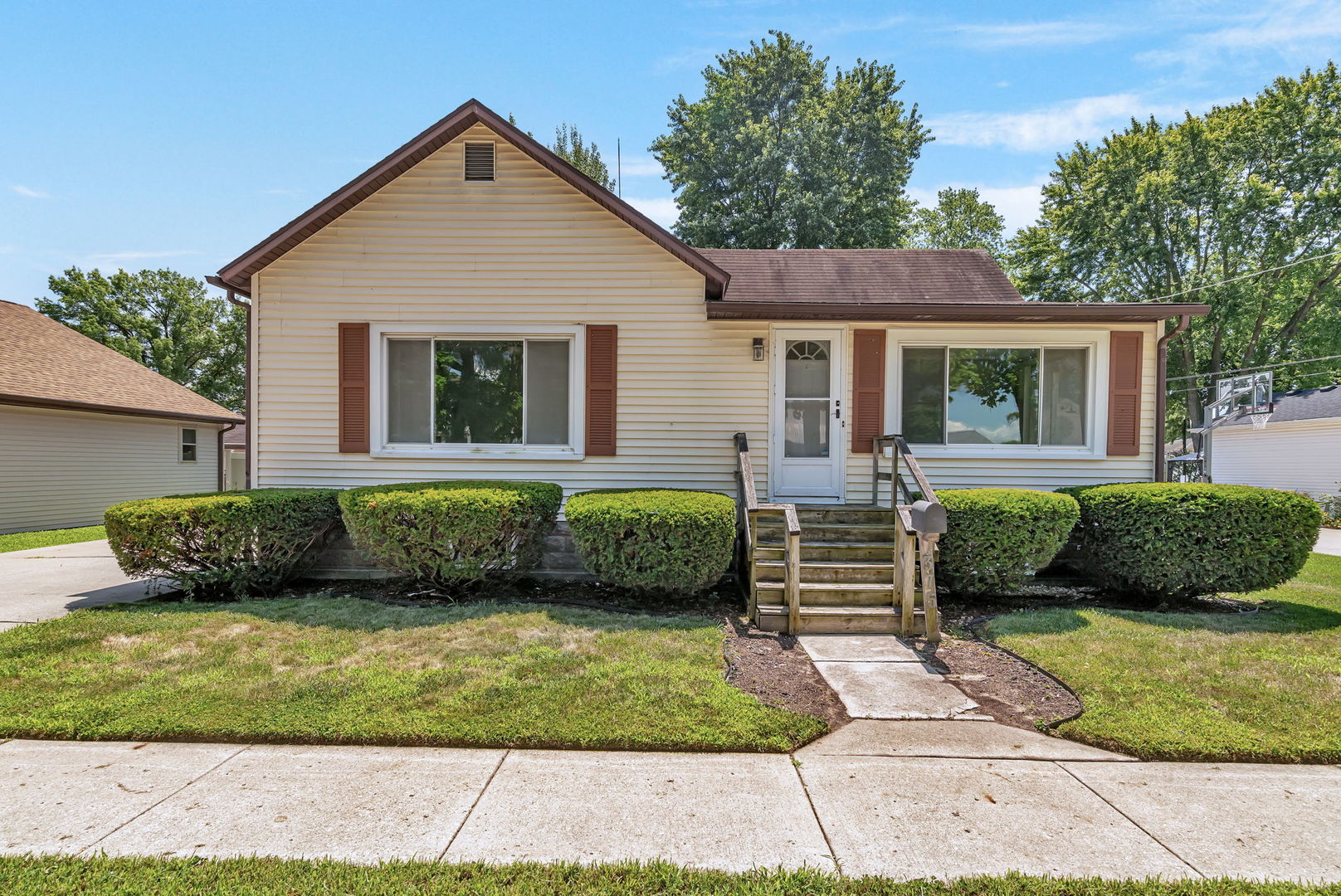 375 W Division Street, Coal City, IL 60416